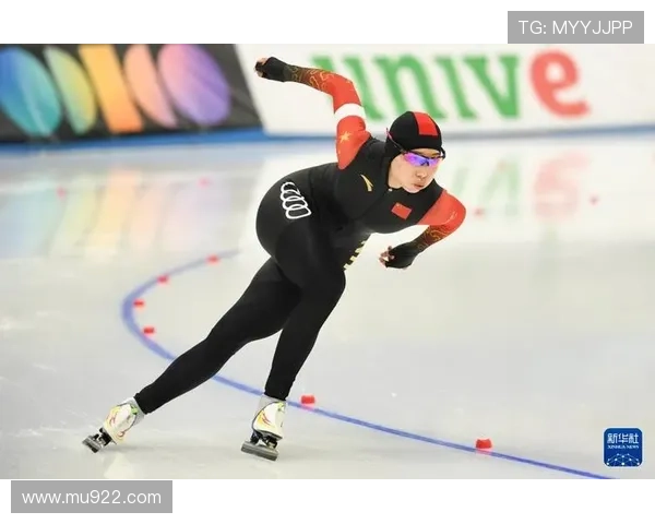 冰雪中国速度滑冰队首批队员出征世界杯展现竞技风采开启新篇章