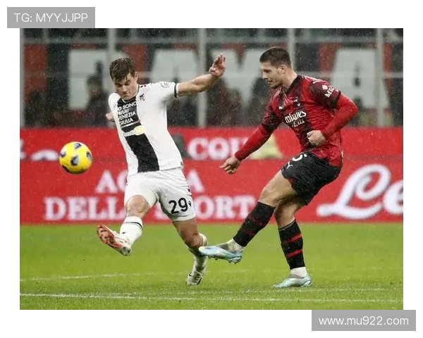 天下足球聚焦读秒绝杀剧情大巴黎险胜尼斯震撼全场的惊心动画面展现