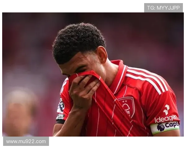 英超耶茨精准挑传助攻 吉布斯·怀特甩头破门助队取胜