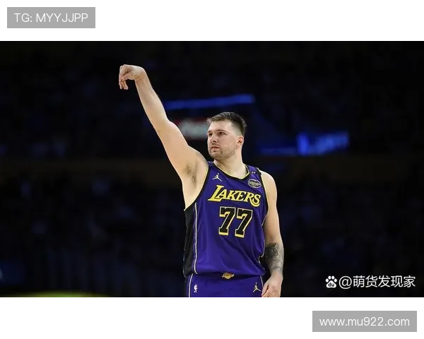 太阳记者反击湖人球迷质疑东契奇上场对里夫斯51分的影响